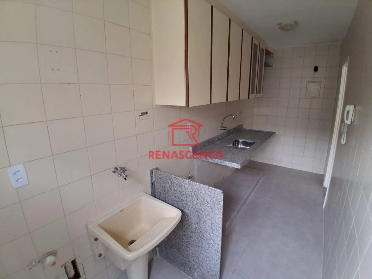 2-bedroom apartment with no parking, 1 bathroom — photo 12
