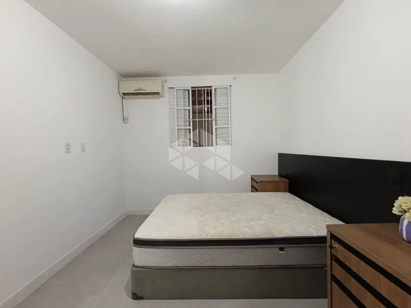 Furnished 1-bedroom house with open-plan kitchen — photo 10