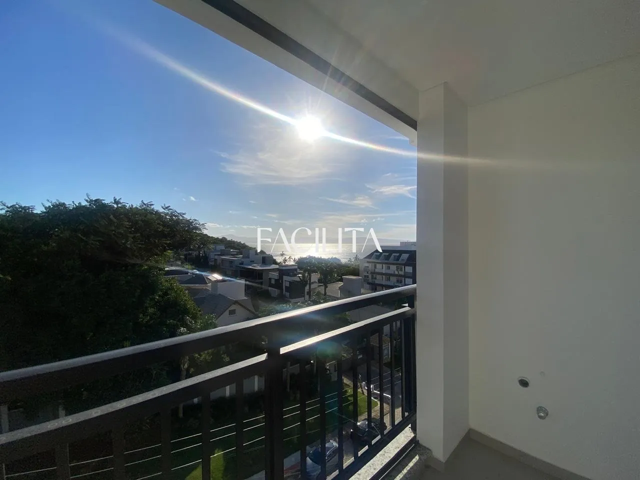 3 en-suite bedroom apartment, 163 m² and balcony — photo 9