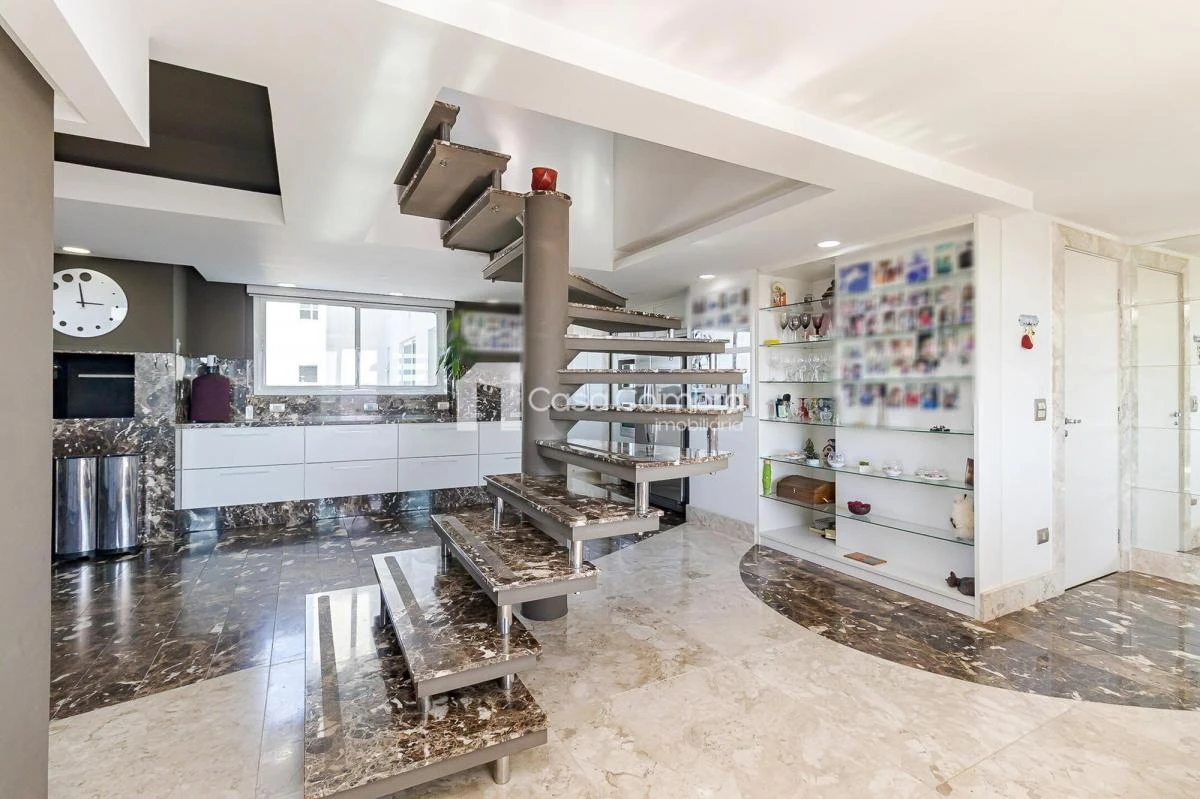 3-bedroom apartment with a bathtub in Curitiba — photo 19