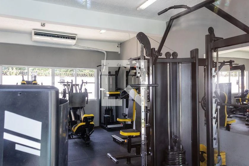 2-bedroom apartment in a building with a gym — photo 29