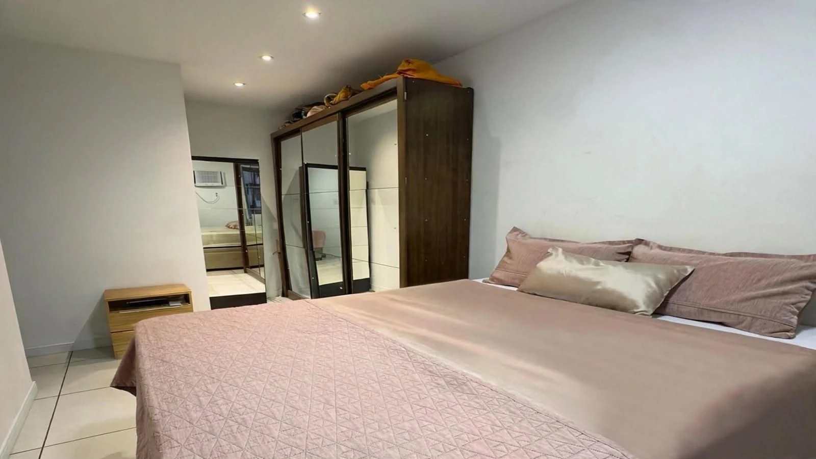 Apartamento mobiliado com varanda e 3 quartos — photo 11