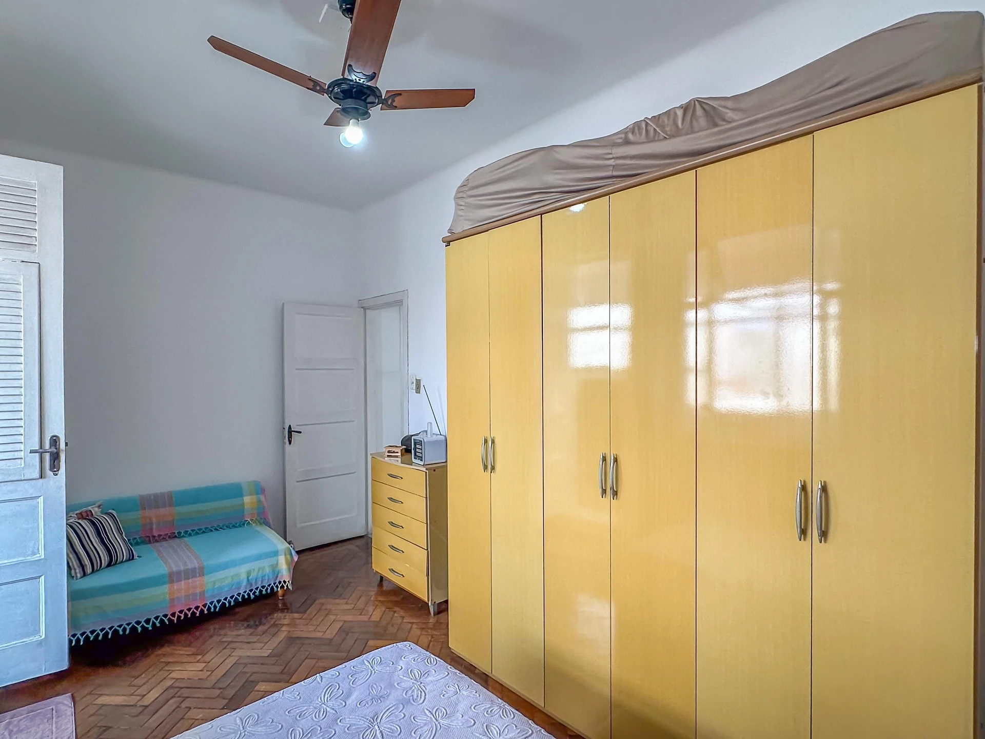 Furnished 2-bedroom apartment with a balcony — photo 7