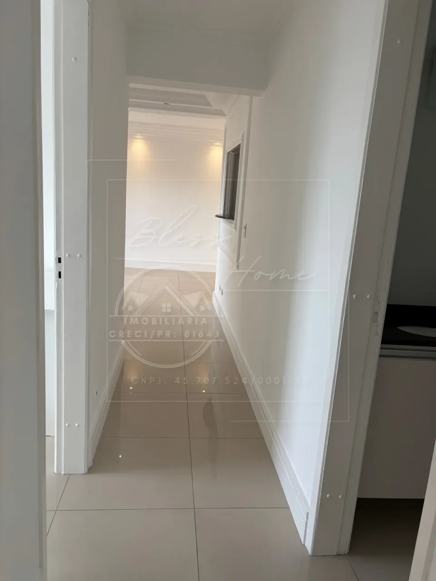3-bedroom apartment with a closed kitchen and 2 bathrooms — photo 12