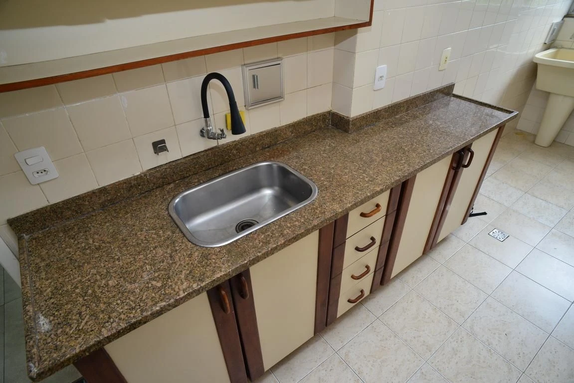 Rental apartment with 2 bedrooms and a glass balcony — photo 21