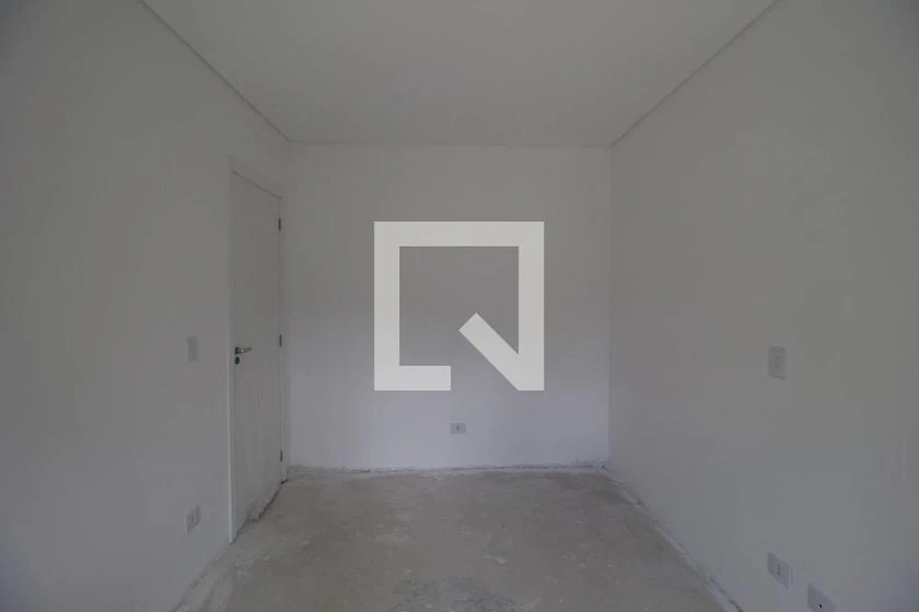 4-bedroom house with a garden — photo 12