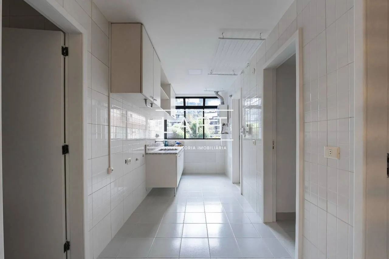 Apartamento de 3 dormitórios com home office e 310 m² — photo 25