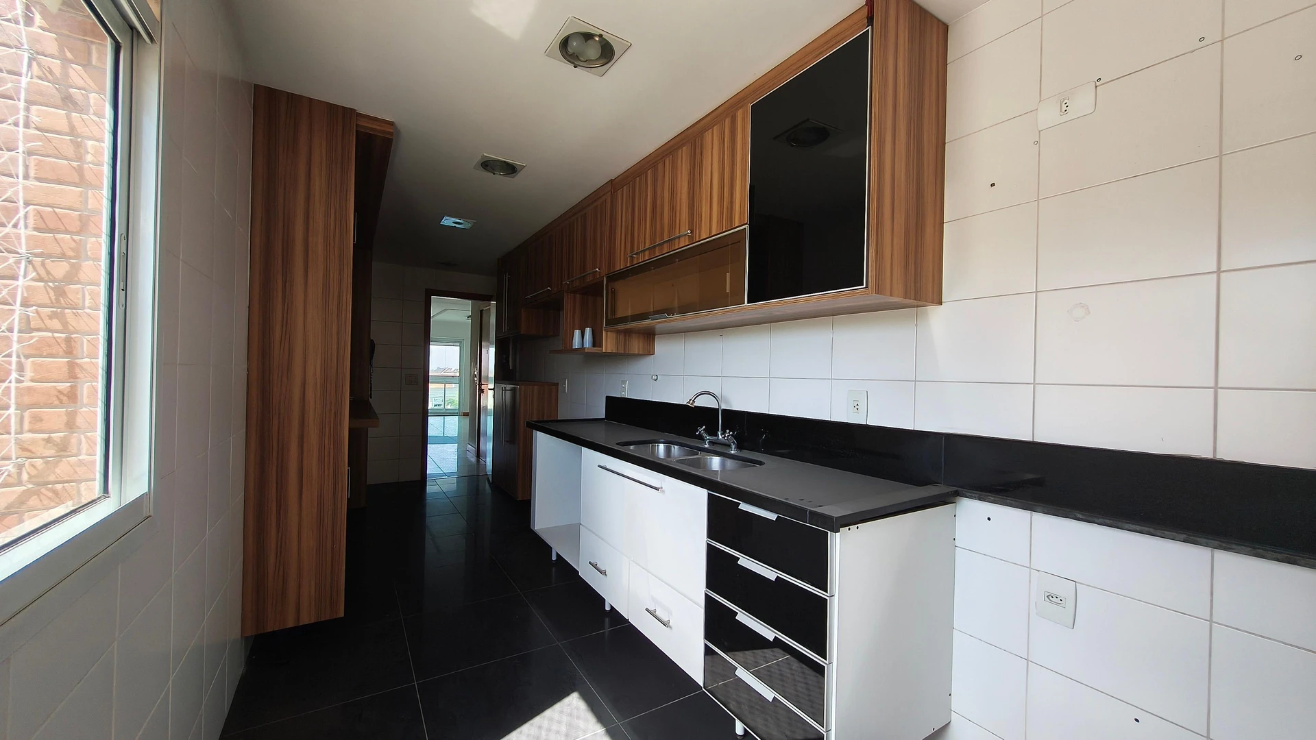 Apartamento com 3 suítes e fogão a gás na cozinha — photo 15