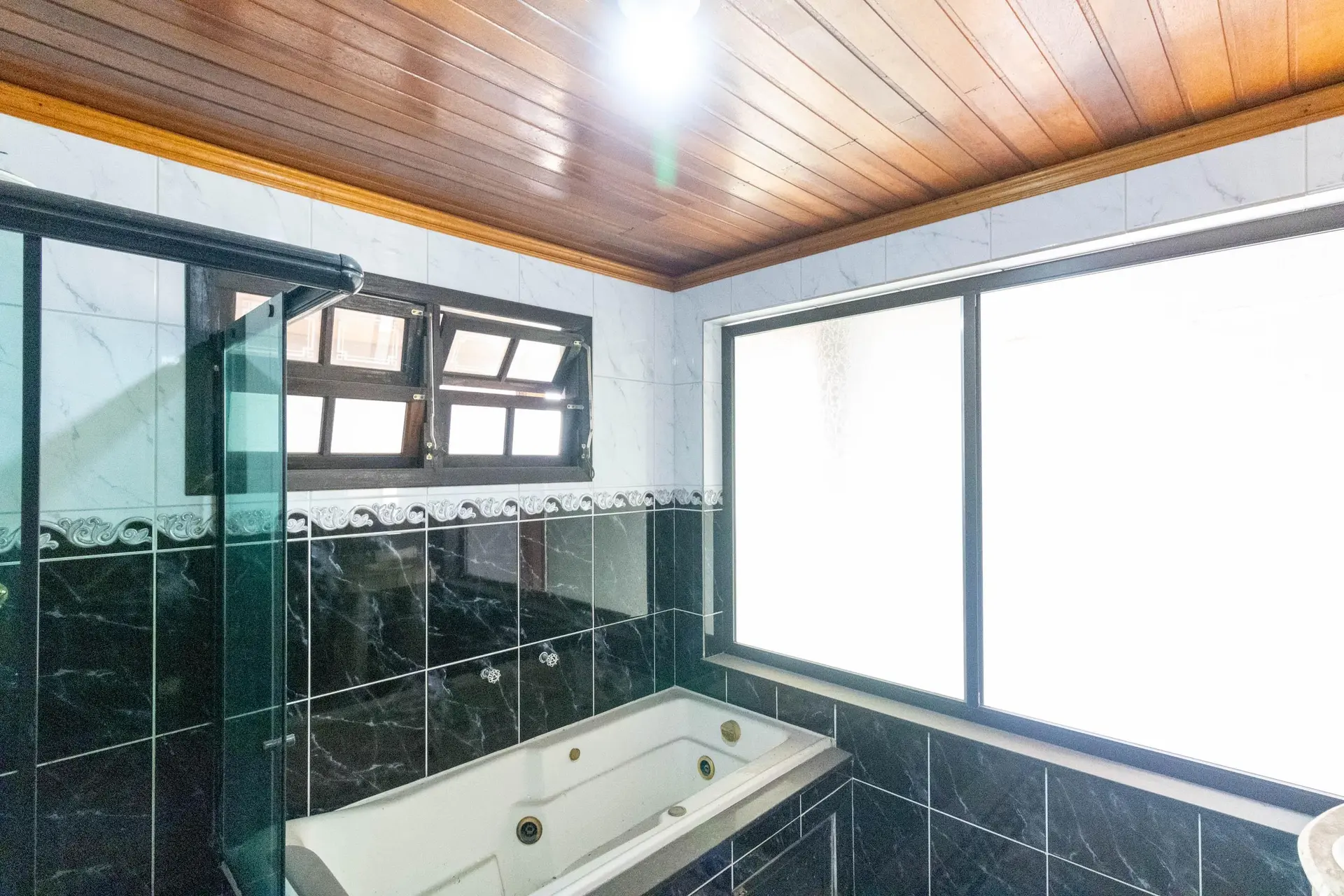 House with 2 bedrooms and a balcony — photo 5