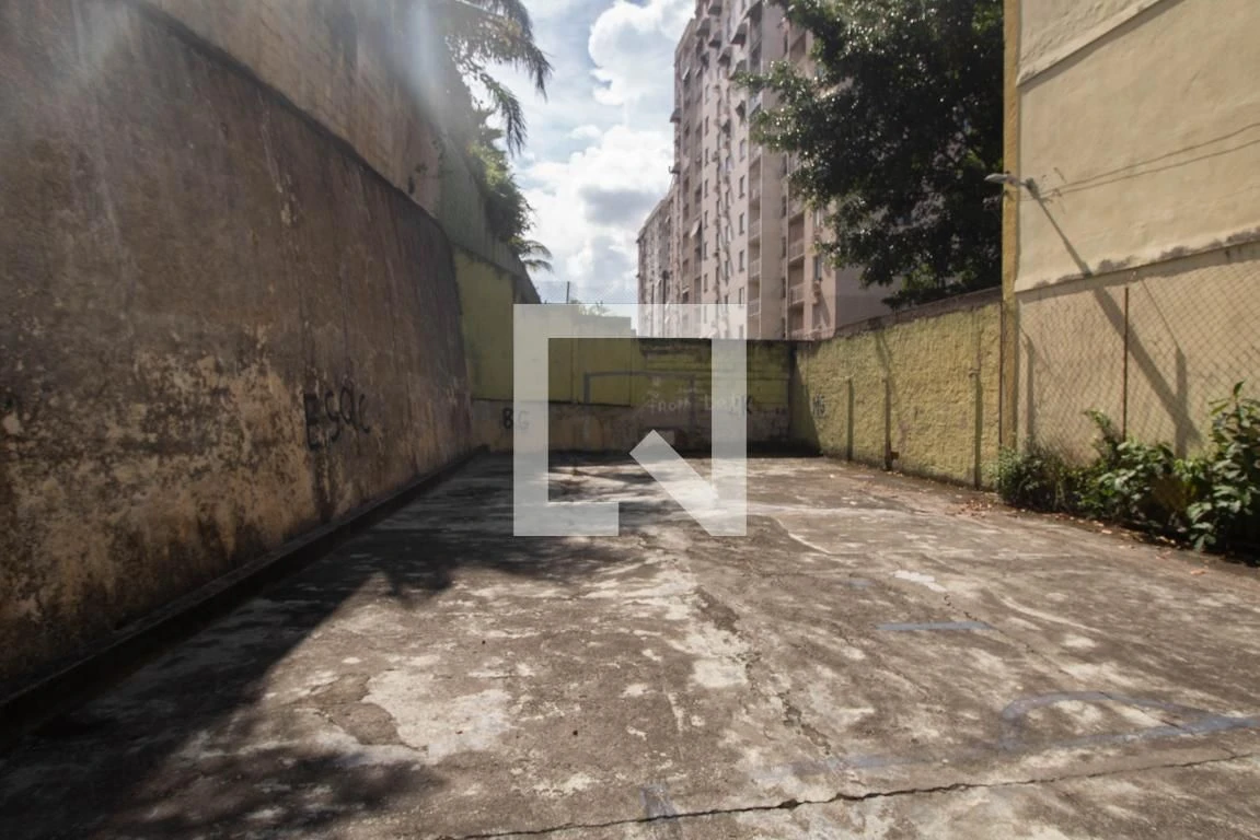 Departamento de 1 dormitorio con piso de madera o laminado — photo 14