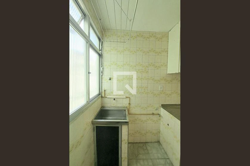 2-bedroom apartment in a building with a gym — photo 6