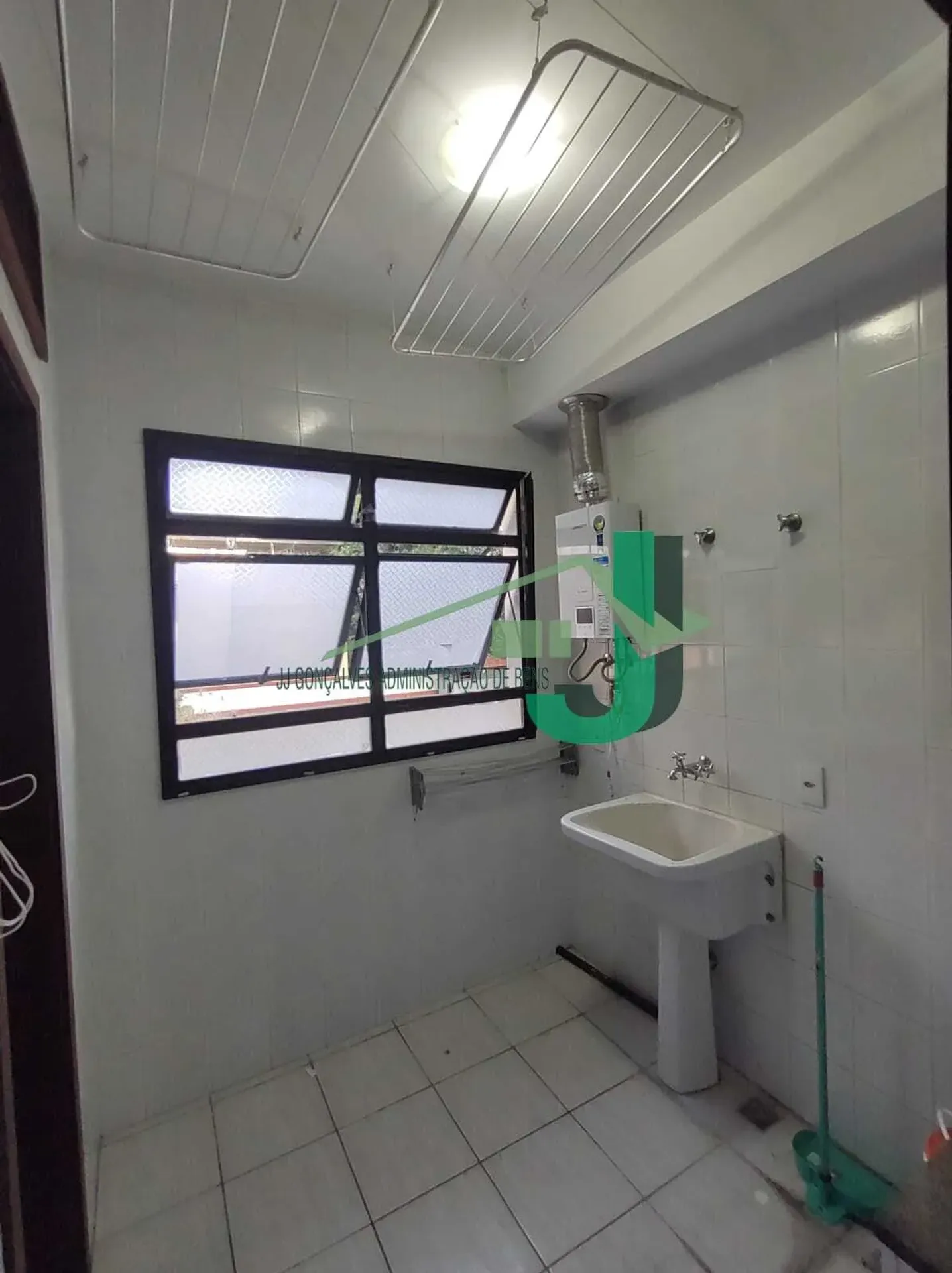 3-bedroom apartment with 3 parking spaces — photo 27
