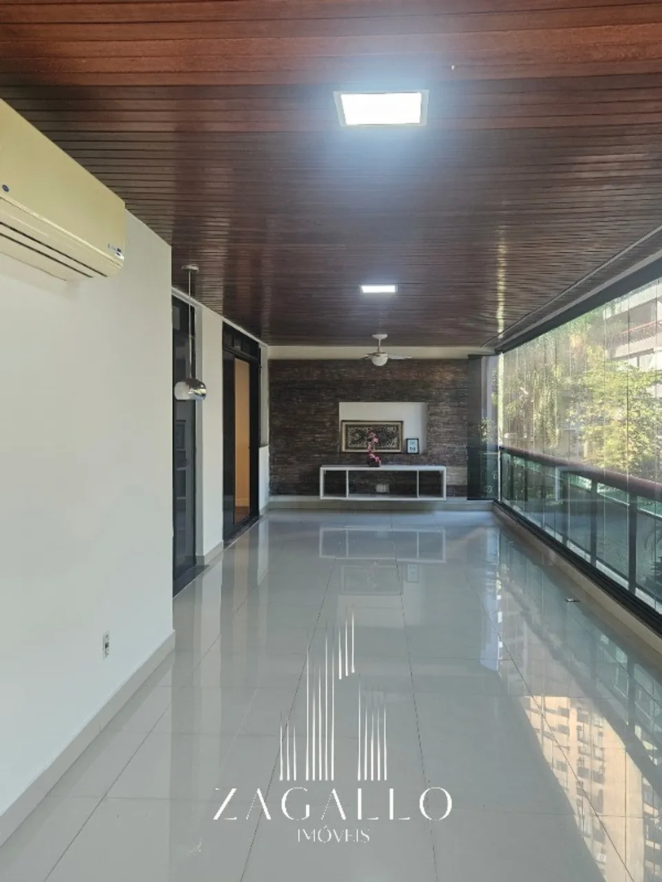 Rental apartment with 4 bedrooms, balcony, and 3 parking — photo 13
