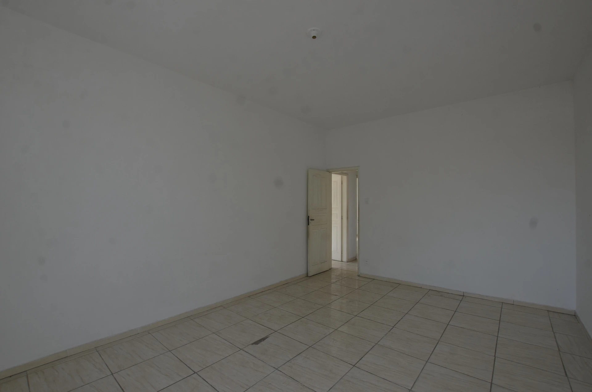 Unfurnished rental apartment with 2 bedrooms — photo 31