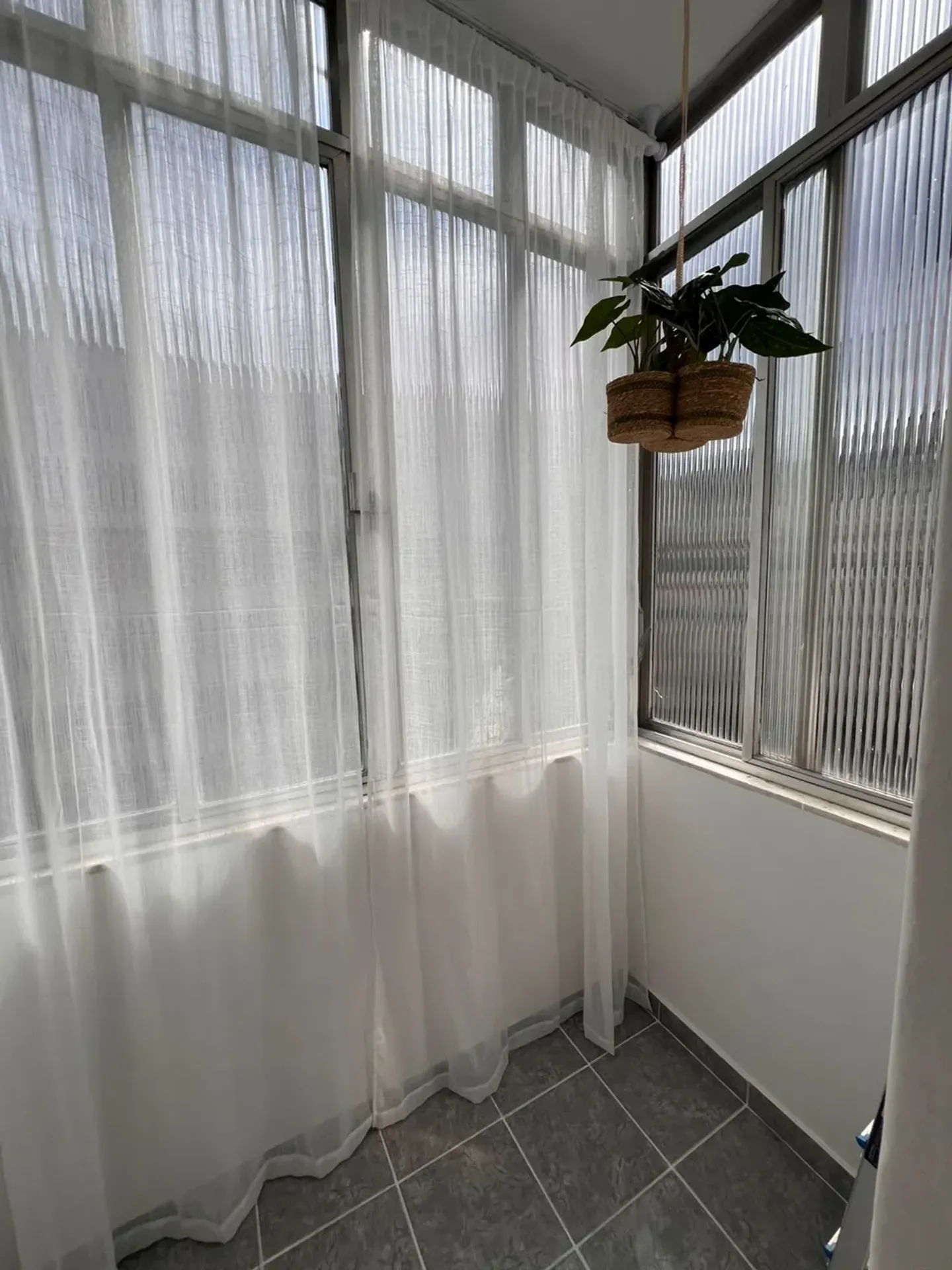 Furnished 40 m² apartment with balcony and 1 bedroom — photo 10
