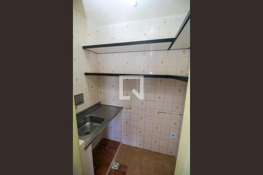 Unfurnished studio with a kitchenette and 1 bedroom — photo 23