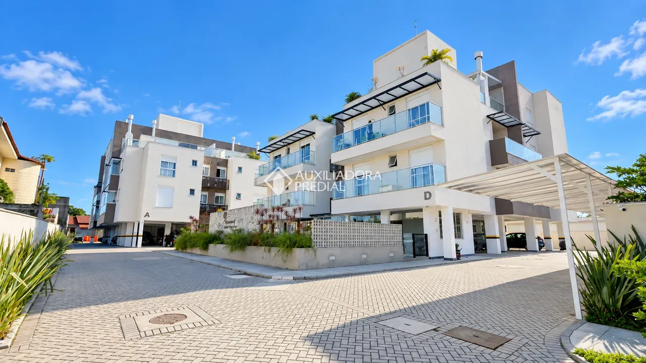 3-bedroom apartment with a private pool in Florianópolis — photo 30