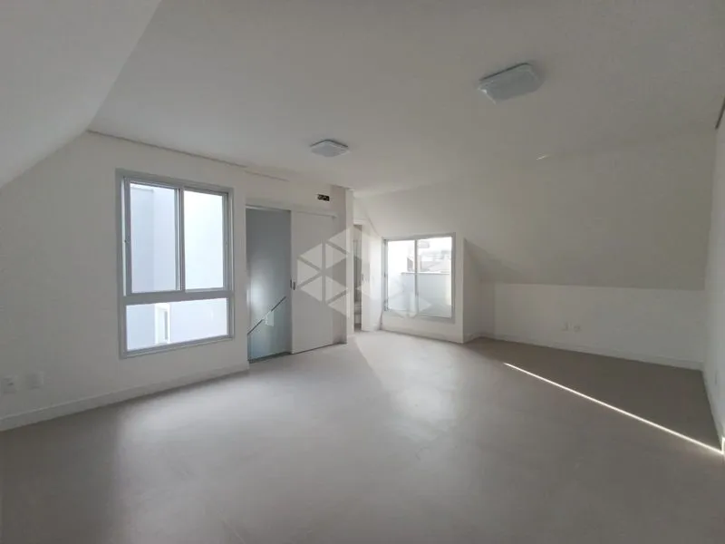 Casa con 4 suites y 184 m²; 2 plazas y balcón — photo 22