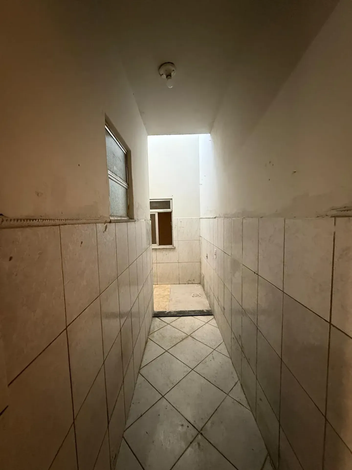 70 m² unfurnished unit with 3 bedrooms and no parking — photo 10