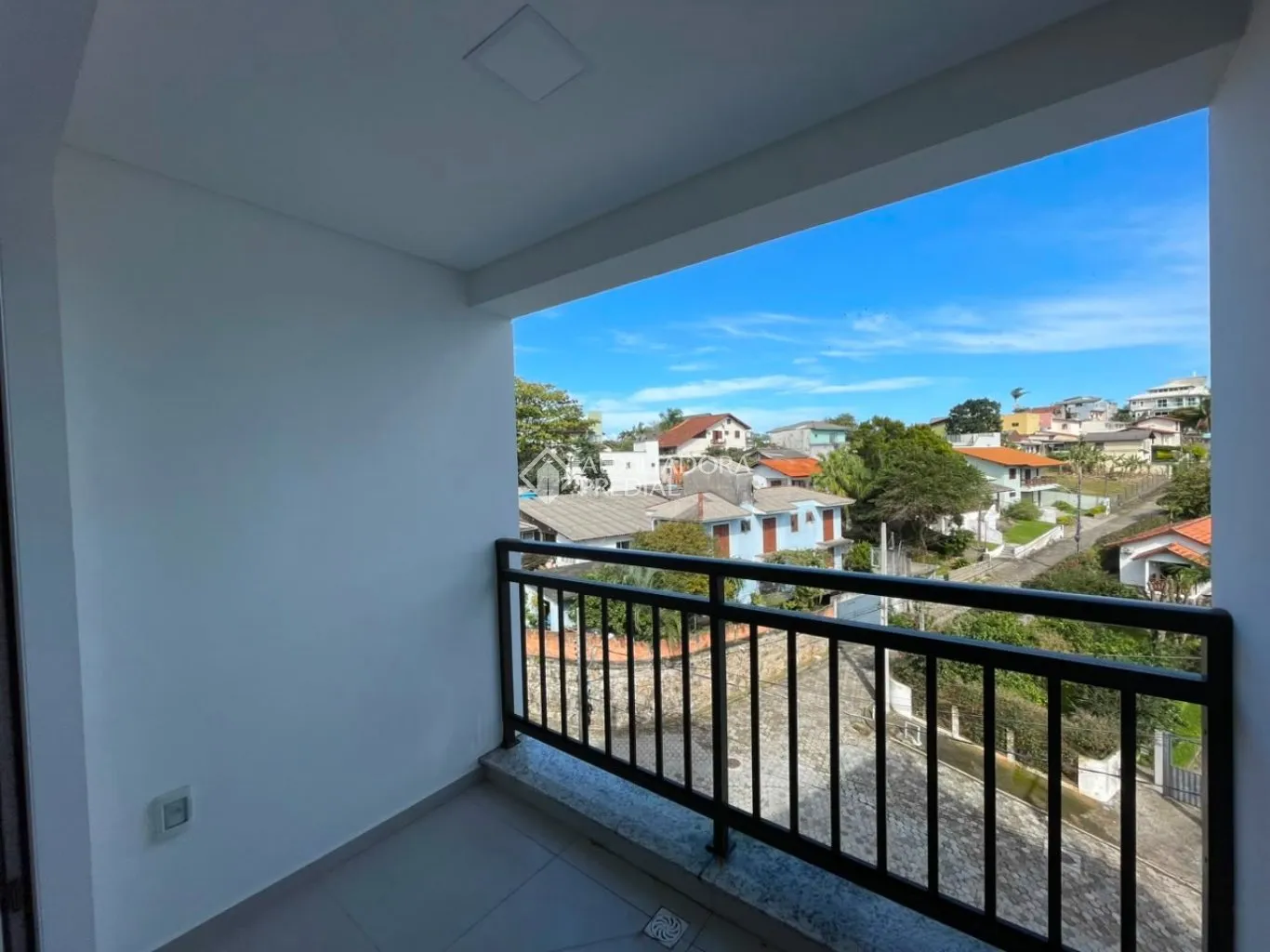 2-bedroom apartment with balcony and terrace — photo 30