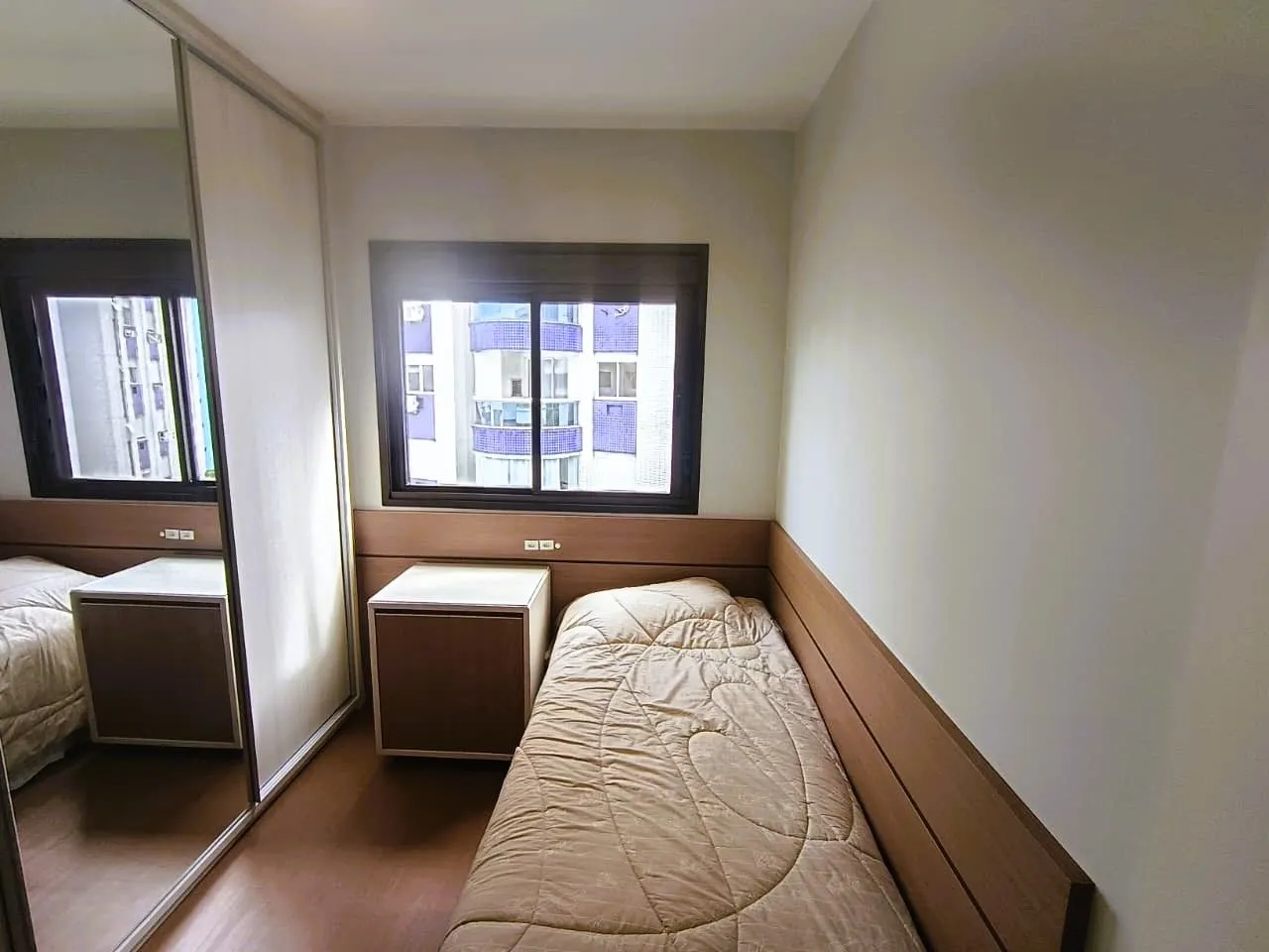 Квартира 71 м² с застеклённым балконом и видом на горы — photo 17