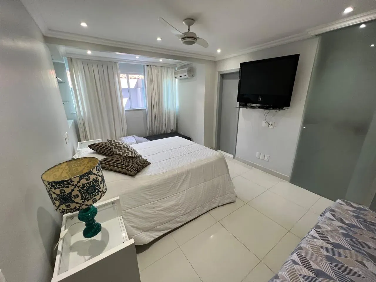 Furnished house with 6 suites, 8 baths and 720 m² — photo 4