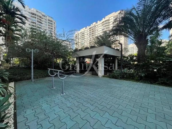 Apartment with 2 bedrooms, 1 bath, and a balcony — photo 30