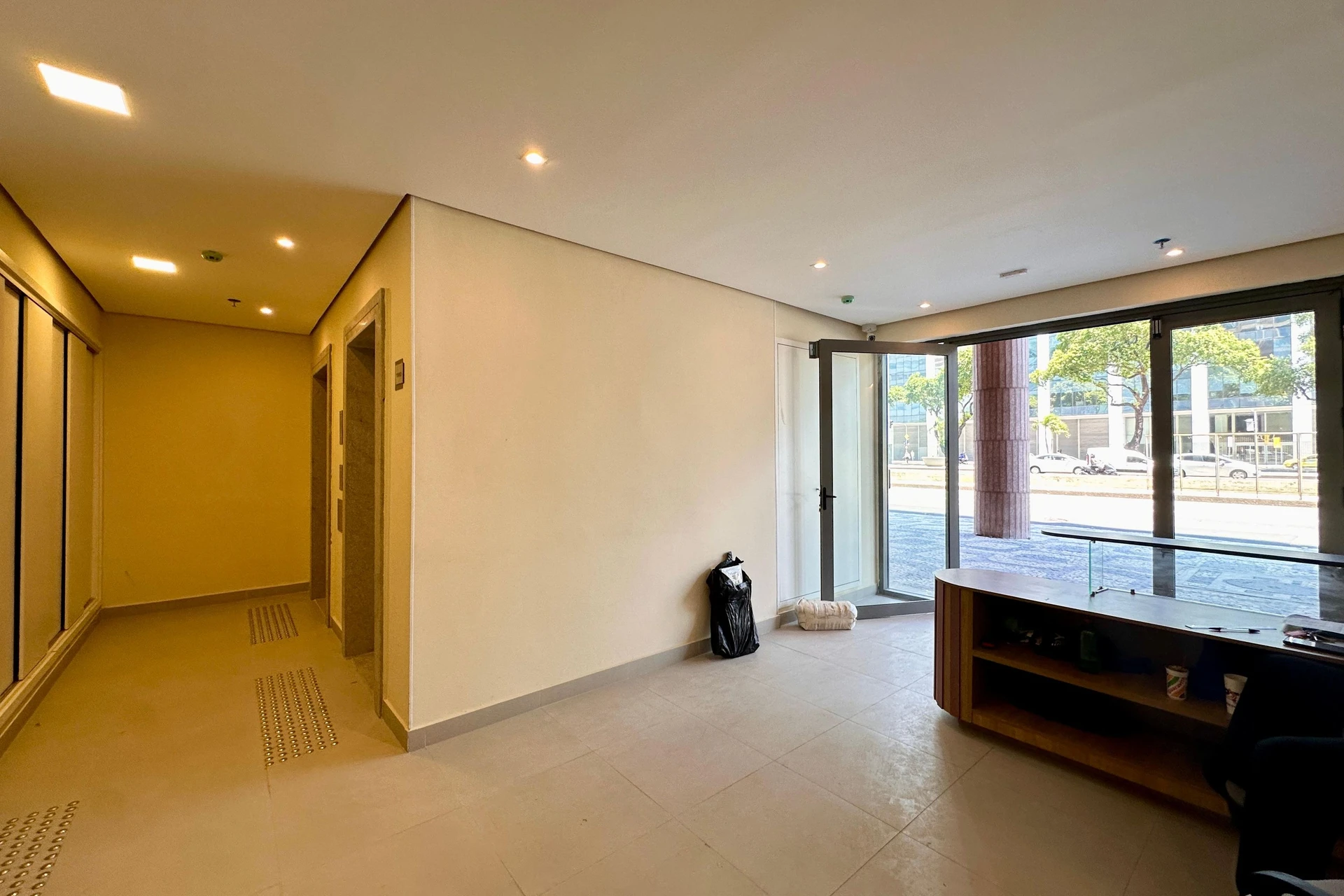 Apartment, 33 m², with a grill on the balcony — photo 16