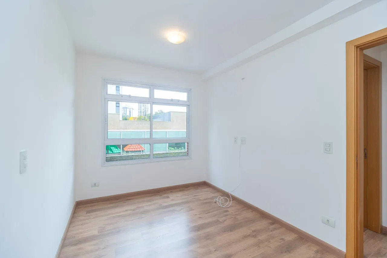 Unfurnished apartment with 2 bedrooms and 1 bath, 138 m² — photo 4