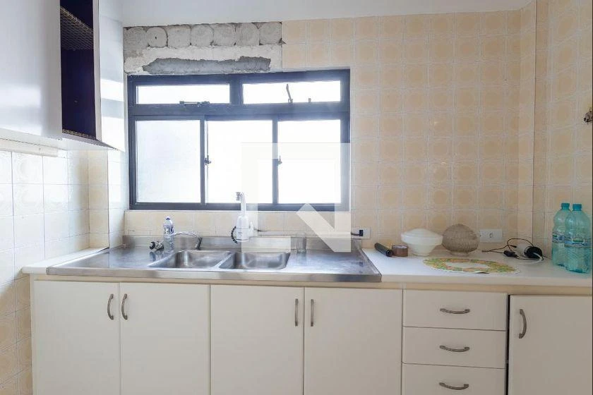 Apartamento sem mobília com suíte e 2 vagas