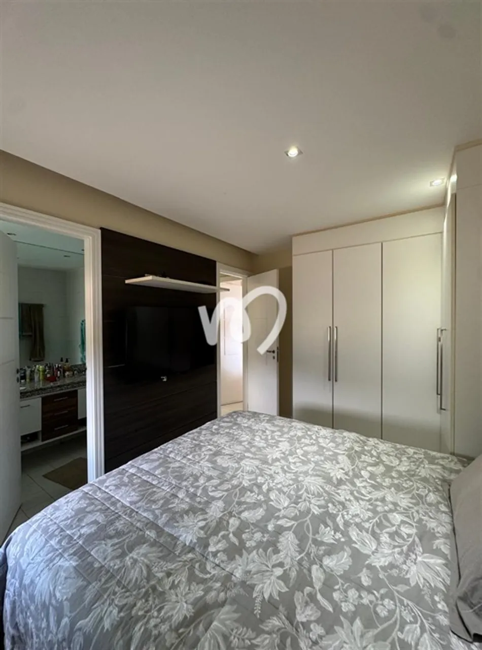 Furnished apartment with 4 bedrooms and 5 bathrooms — photo 17