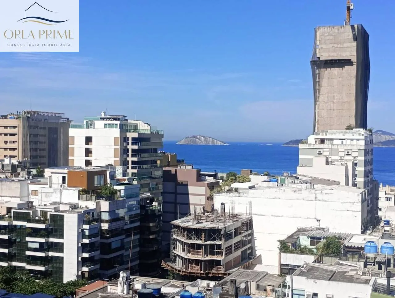 2-bedroom apartment with a water view — photo 35