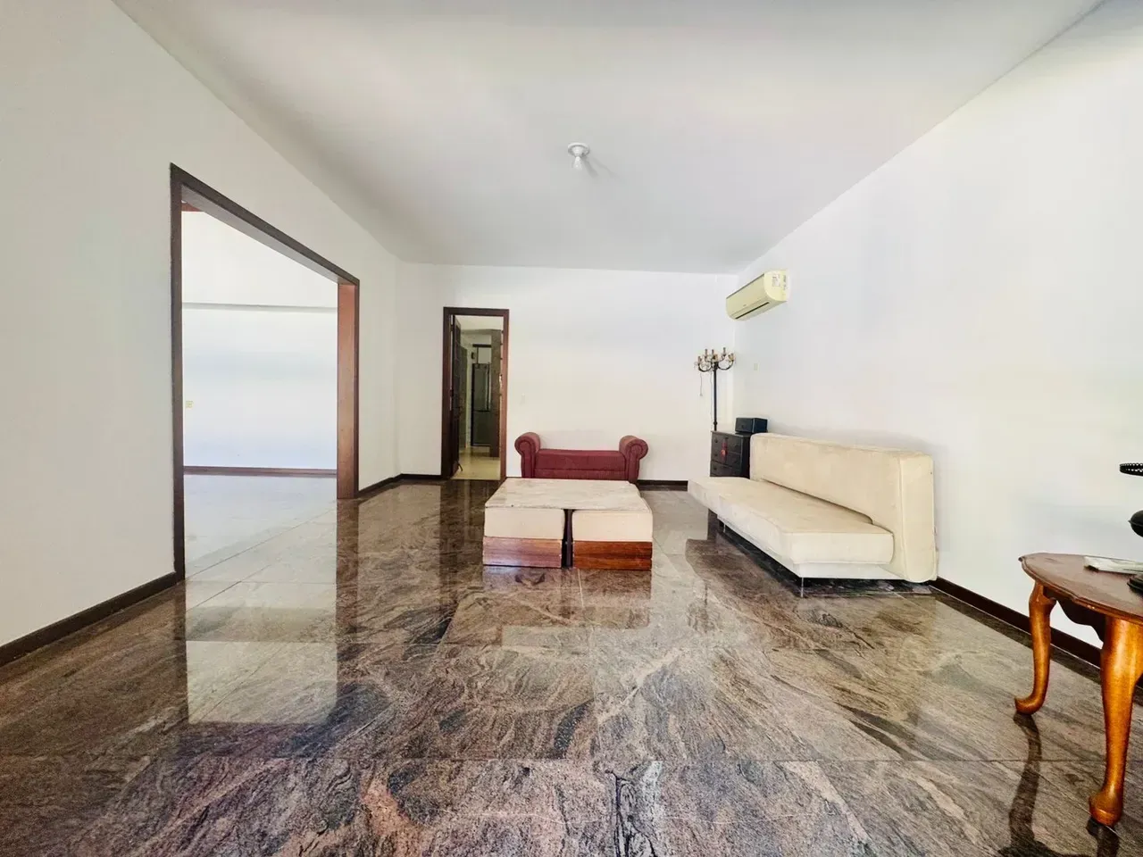 House with 5 suites and an integrated kitchen — photo 44