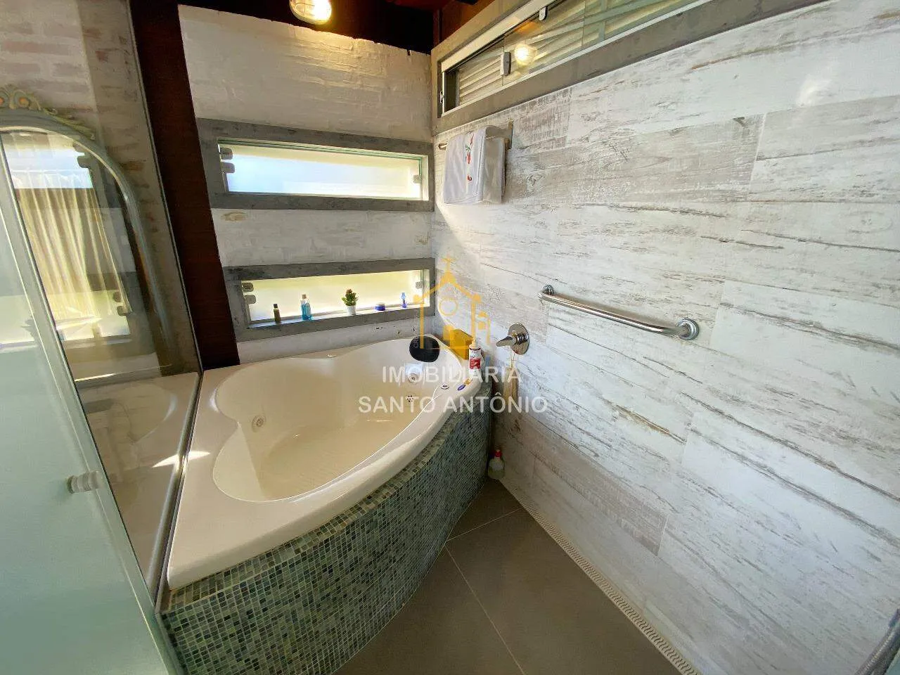 Furnished house with 2 en-suites and private BBQ — photo 22
