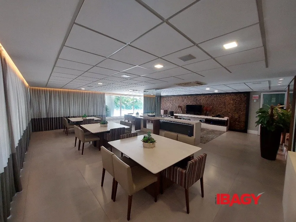 Furnished 2-suite apartment with enclosed balcony — photo 52