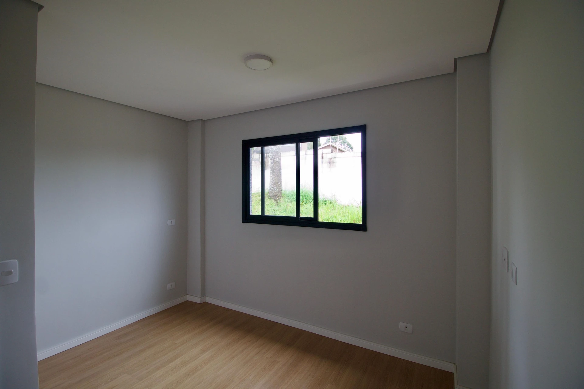 Floor-to-ceiling windows in a 3-bedroom house, 160 m² — photo 21