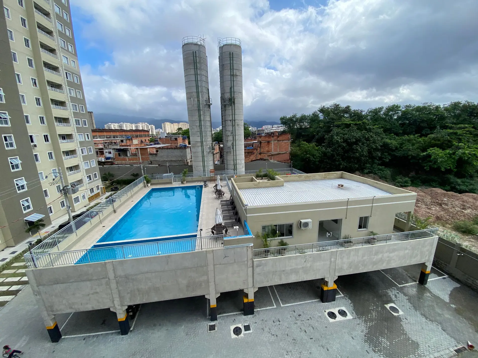 One-bedroom apartment with a grill on the balcony — photo 9