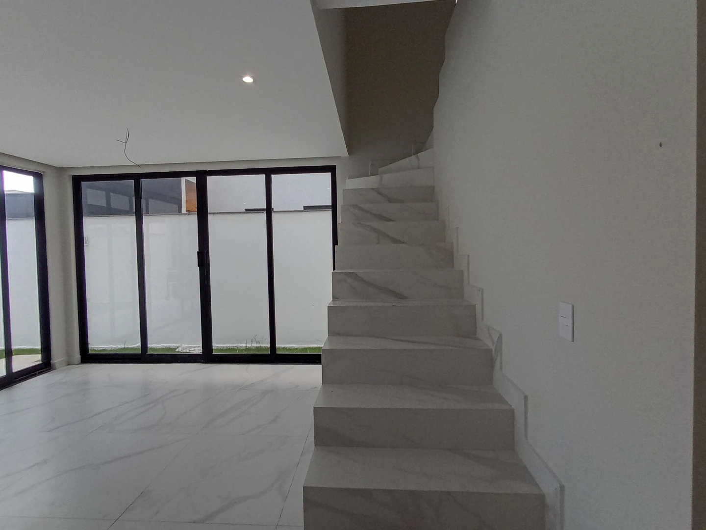 Condo house with open-plan kitchen and 3 en-suites — photo 14