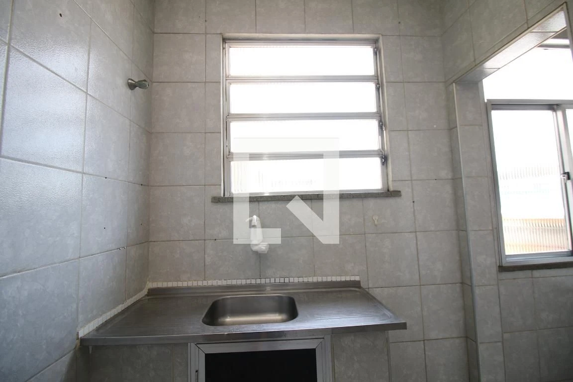 Apartamento para alugar com 2 quartos e 1 banheiro, sem vaga — photo 9
