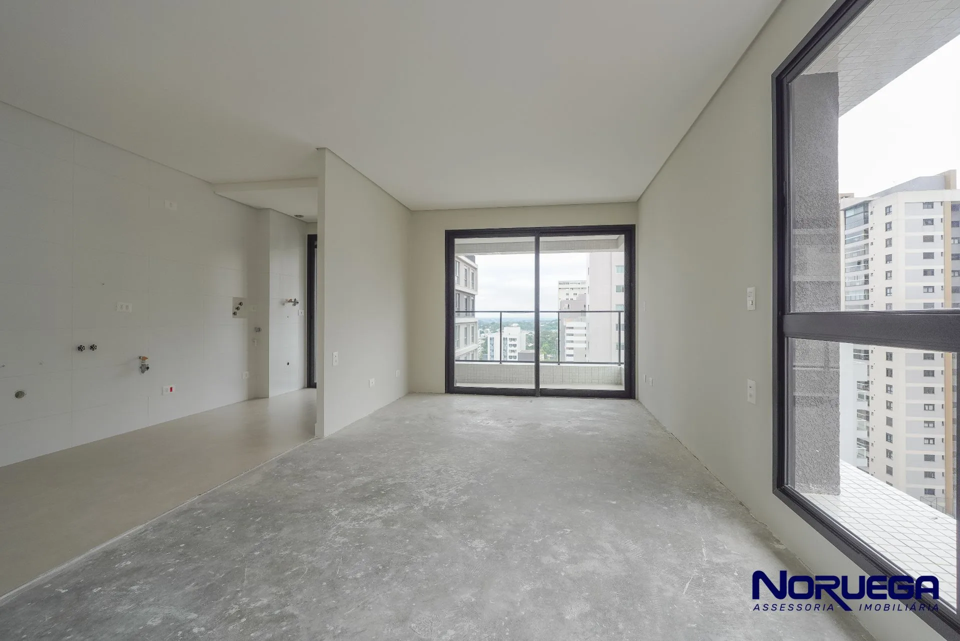 3-bedroom apartment with a glass-enclosed balcony