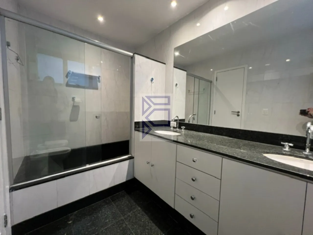 Apartamento de 227 m² com 4 quartos e 3 vagas — photo 4