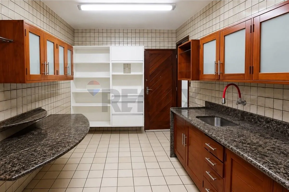 3-bedroom rental apartment with 137 m² and parking — photo 7
