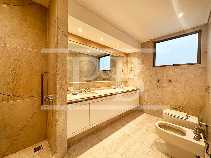3-bedroom apartment with enclosed glass balcony — photo 23