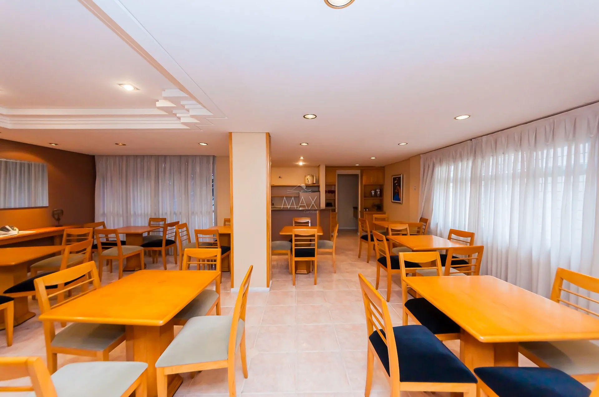Furnished apartment, 89 m², with a glass-enclosed balcony — photo 27