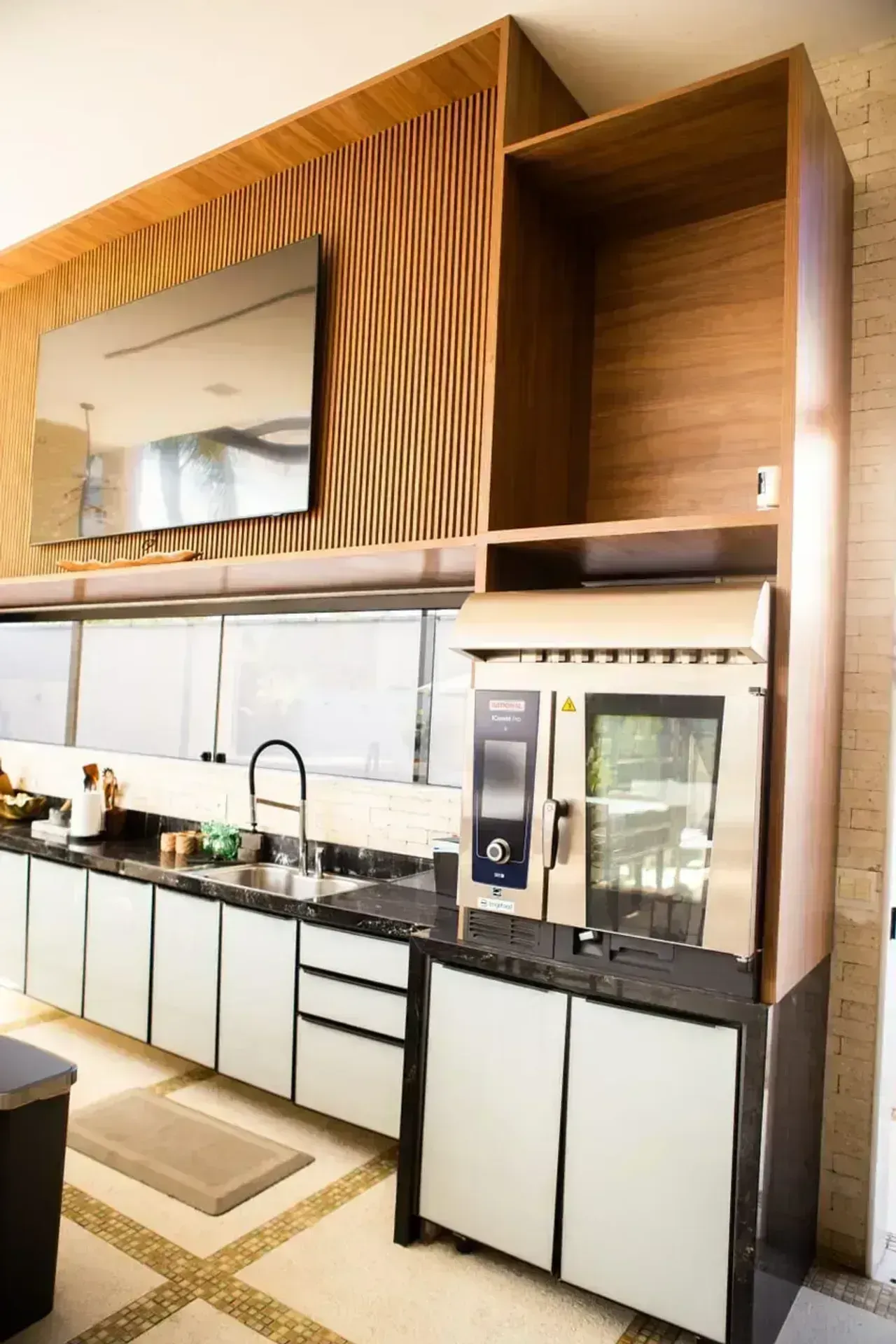 Casa triplex mobiliada com 5 suítes e 1.200 m² — photo 66