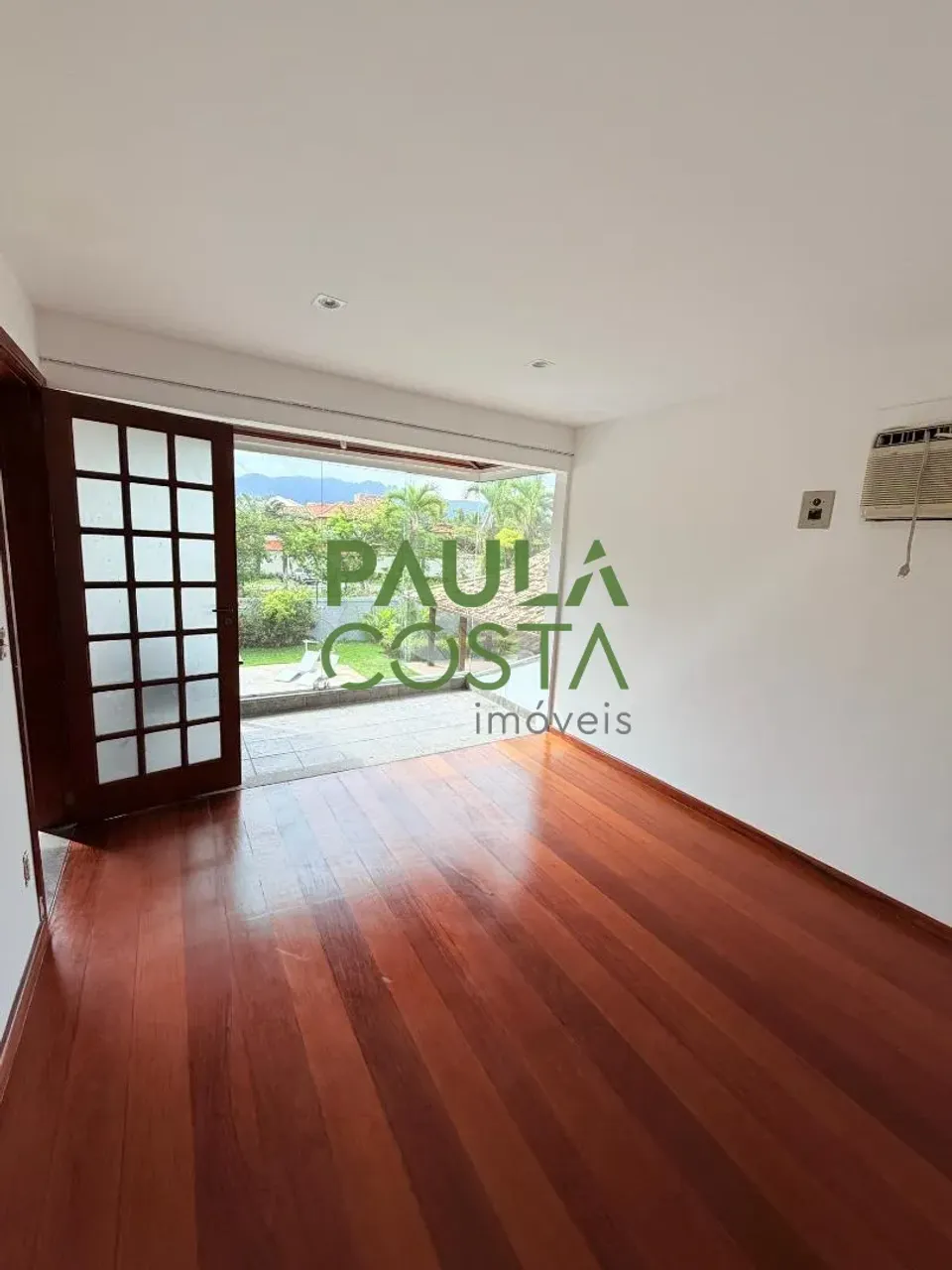 Casa sem mobília com 5 quartos, 5 banheiros e 638 m² — photo 13