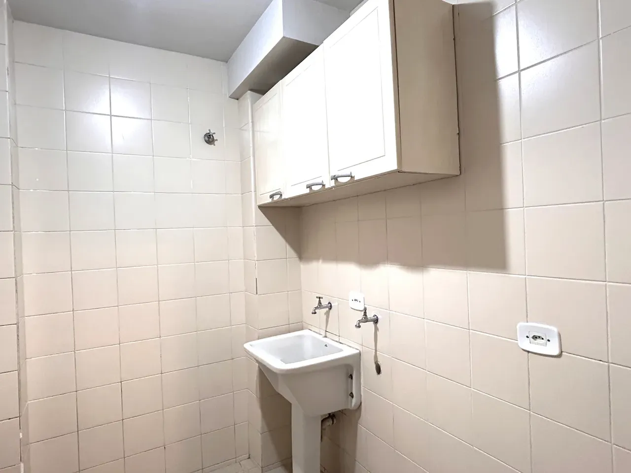 Apartment on the 2nd floor with wood or laminate floors — photo 5