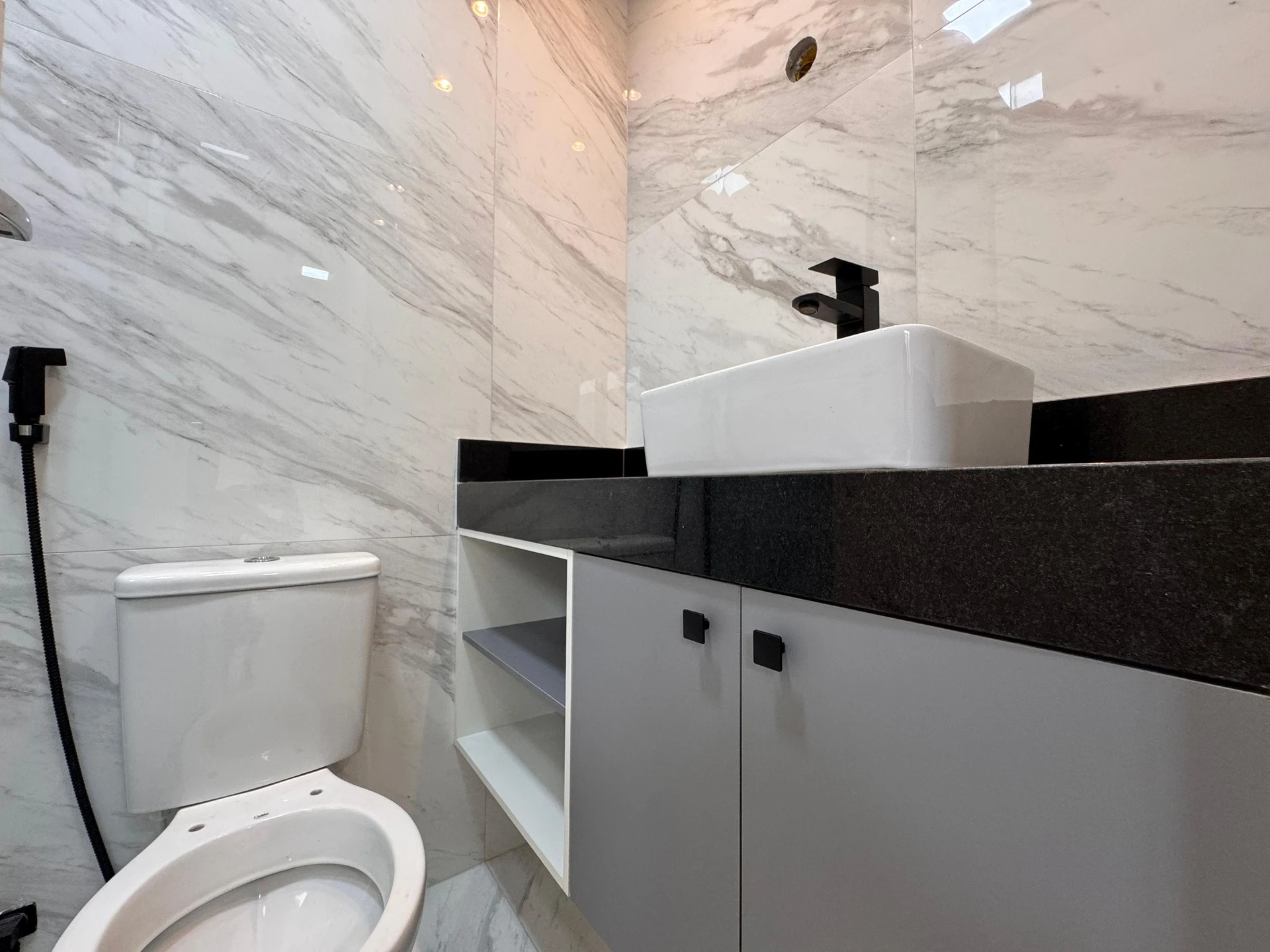 Condo house with 4 en-suite bedrooms and private yard — photo 20