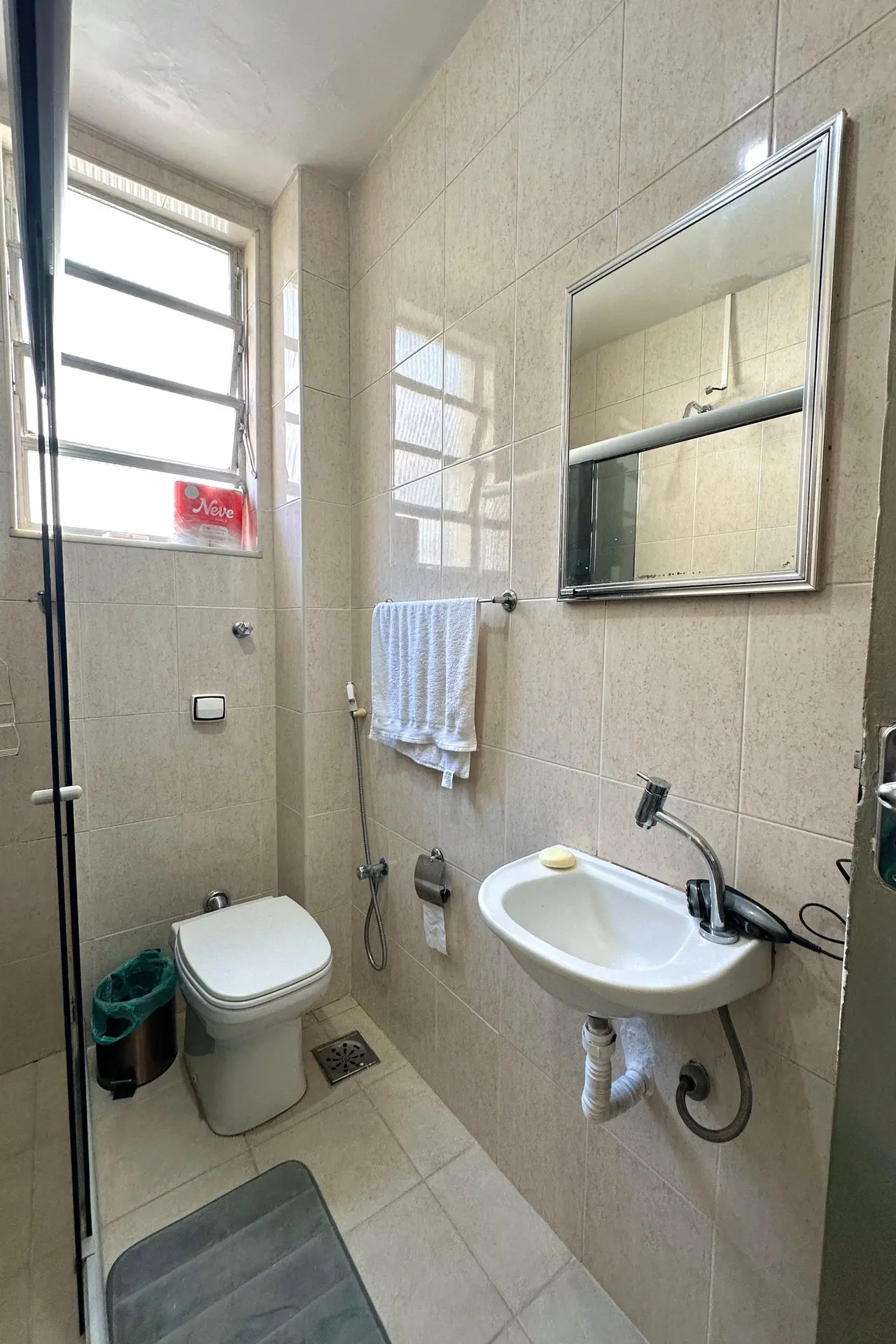 Furnished apartment with 3 bedrooms and a balcony — photo 35