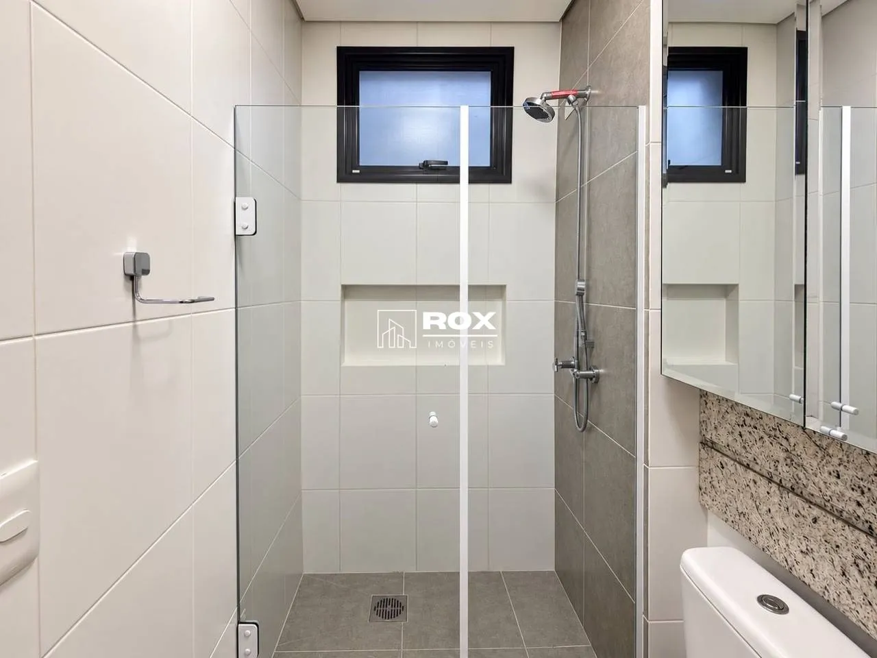 Floor-to-ceiling windows in a 3-bedroom apartment, 150 m² — photo 37